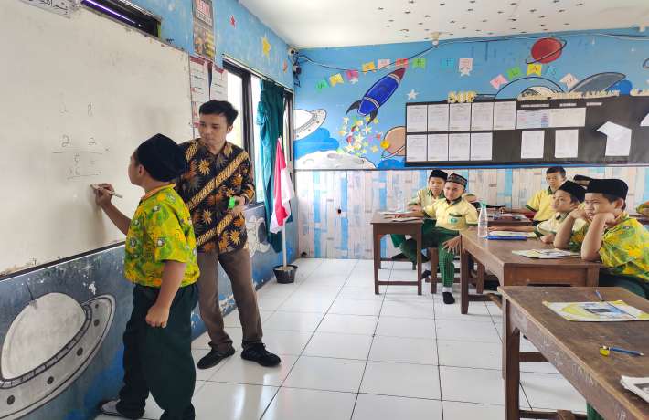 SOSIALISASI CARA BERHITUNG CEPAT UNTUK MEMBANTU PENGEMBANGAN KOMPETENSI DI BIDANG MATEMATIC